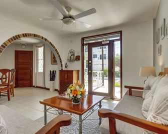 Villa Boscardi - Belize City - Living room