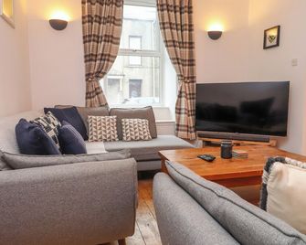 Heol Madog, Pet Friendly, Character Holiday Cottage In Porthmadog - Porthmadog - Huiskamer