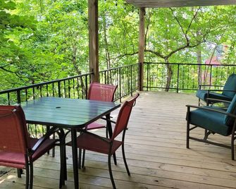 Happy Place - in the Heart of F.D. Roosevelt State Park - Pine Mountain - Balcón