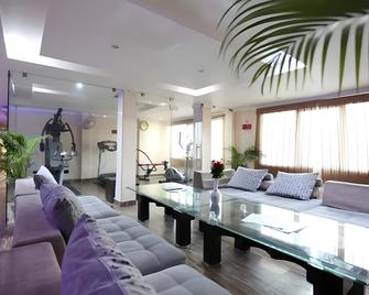 Mg Hotel Udayee International - 蒂魯伯蒂 - 客廳