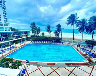 Kasa Ocean Breeze - Cabana Studio Apartment Beachfront Condo Pool - San Juan - Havuz
