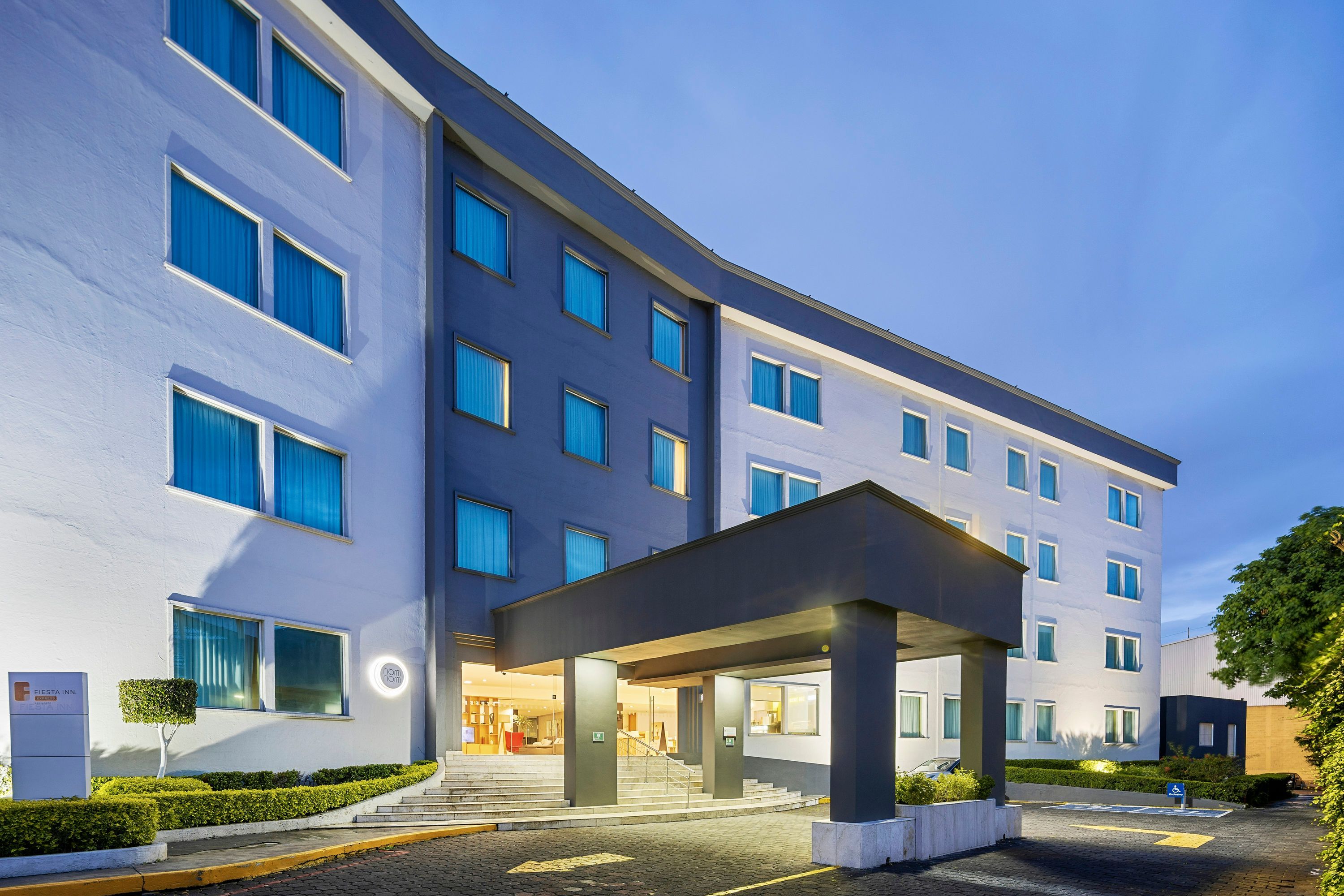 Fiesta Inn Express Perinorte - Izcalli - Edificio