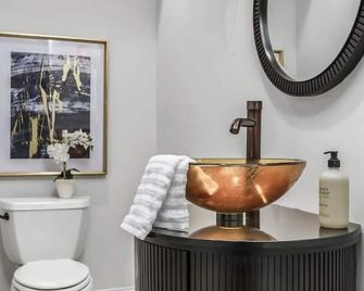 Luxe Large Home with Movie Room, Hot Tub, Garage - Nashville