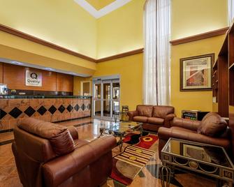 Quality Inn & Suites - Houston - Lounge