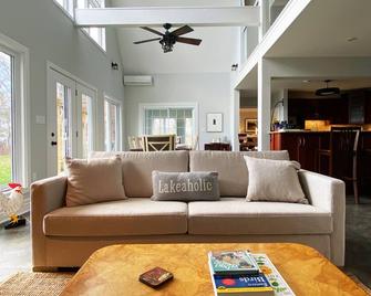 Private Waterfront Lakehouse Retreat on Lake Erie - Dunnville - Sala de estar