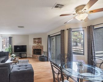 SuperHost 5 Star Service with 3 Bedrooms U001 - Spring Valley - Sala de estar