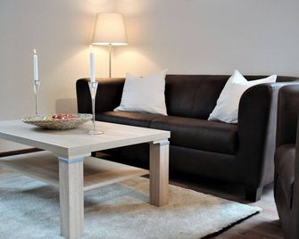 'Heideblick' direkt am Stausee by Interhome - Friesoythe - Salon