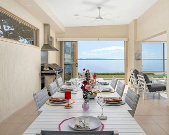 Foreshore Delight - Salamander Bay - Essbereich