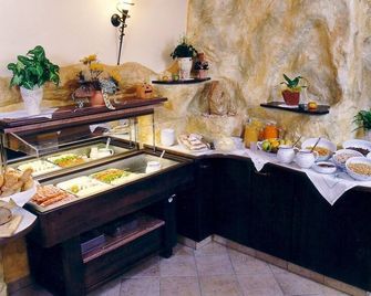 Hotel Garni Thermenoase - Bad Blumau - Buffet