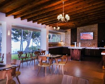 Country Inn - Kallithea - Restaurant