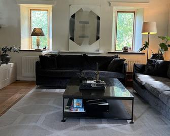 Sunny villa in the Stockholm archipelago - Resarö Vaxholm - Vaxholm - Wohnzimmer