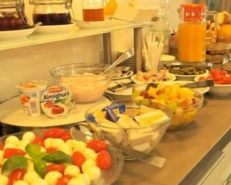 Appartis - Hotel am Stadtpark - Sindelfingen - Buffet