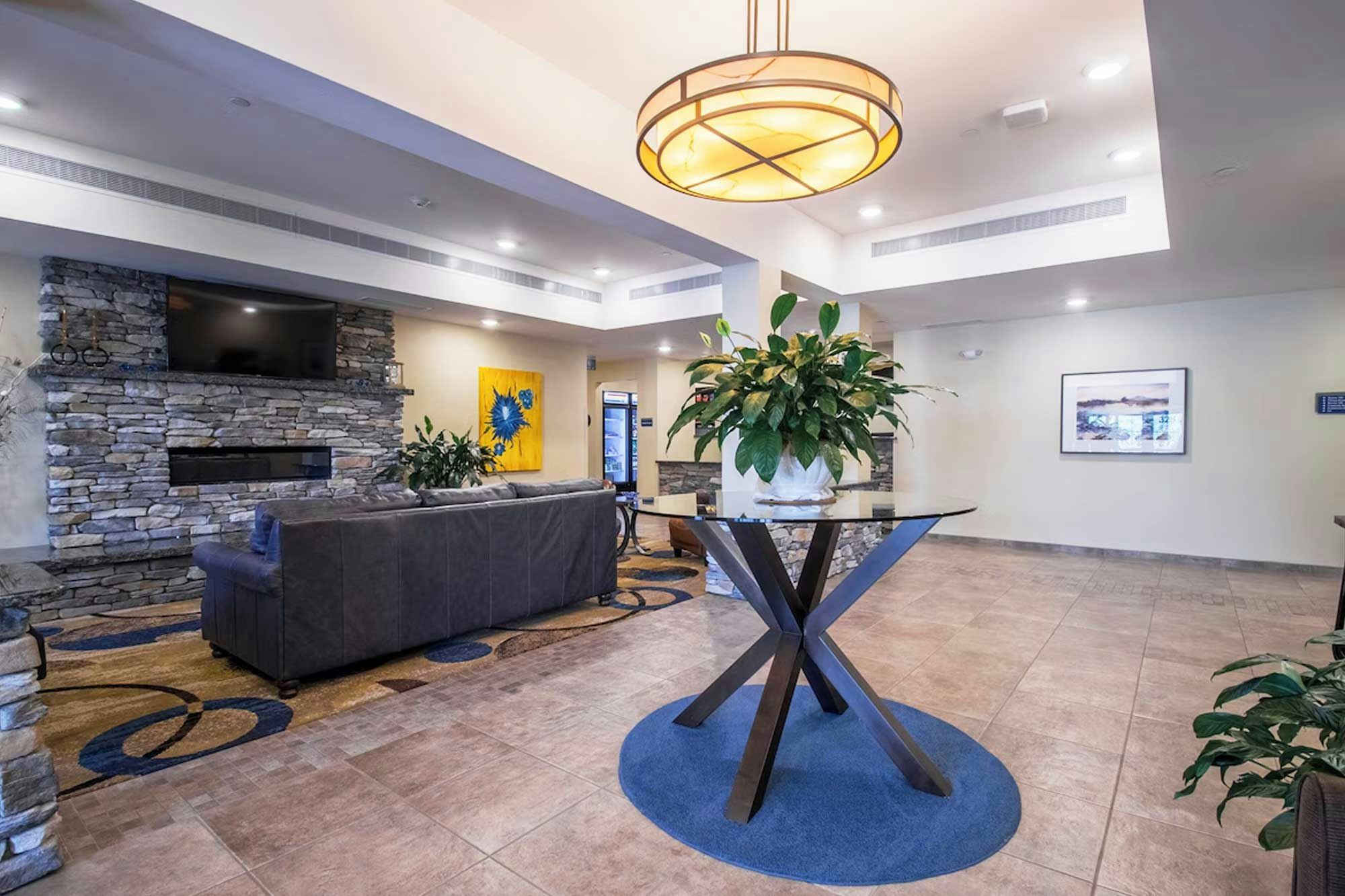 Cobblestone Inn & Suites - St. Marys - Saint Marys - Lobby