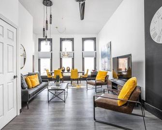 Luxurious Downtown Penthouse, Great Views! - Crawfordsville