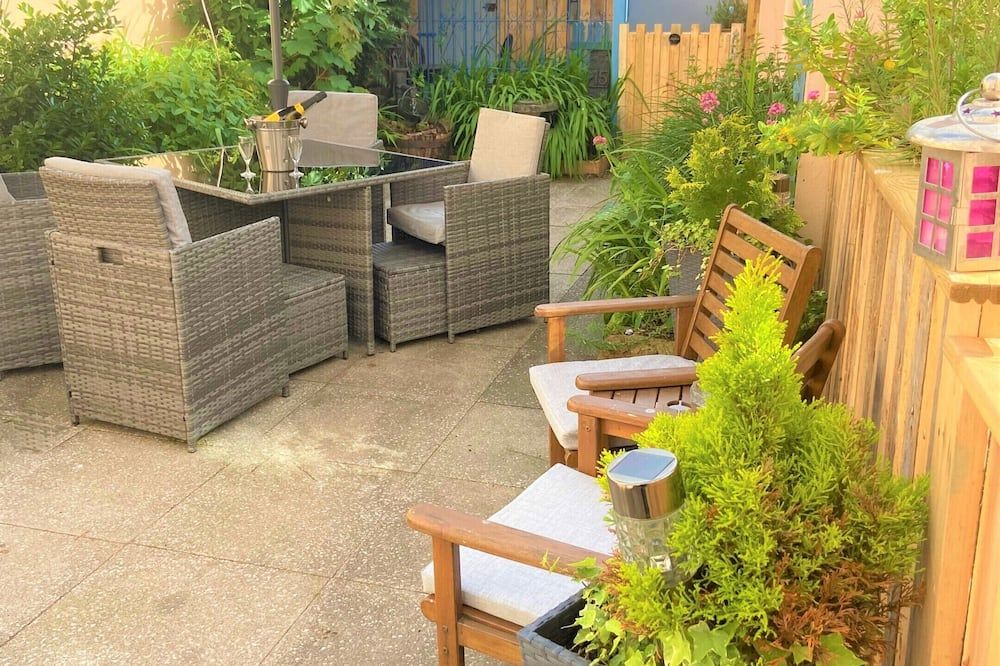 The Briars - פיינטון - פטיו