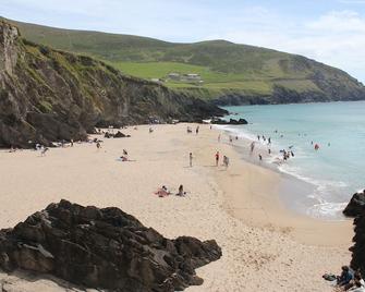Spacious, comfortable and warm house with stunning sea views - Dunquin - Playa