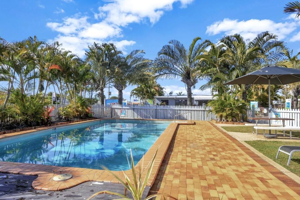 Big4 Cane Village Holiday Park - בונדברג - בריכה