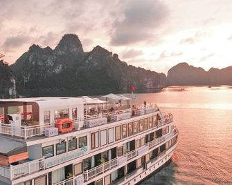 Arcady Boutique Cruise - Ha Long - Θέα στην ύπαιθρο