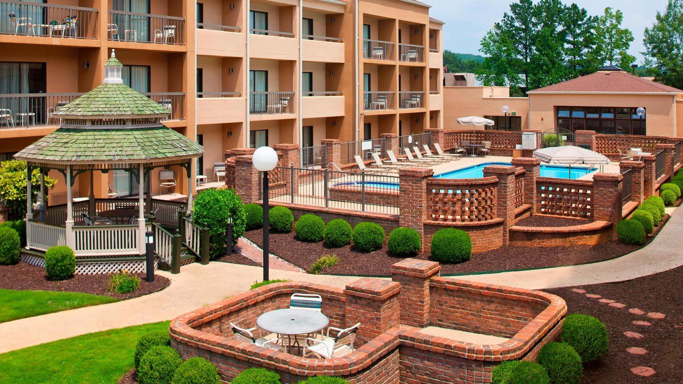 Courtyard by Marriott Huntsville University Drive