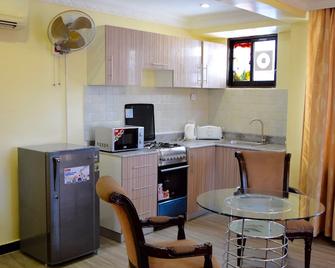 New Avon Apartments - Dar es-Salaam - Kök