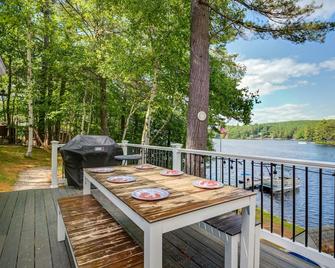 Little Sebago Lake - Beautiful year-round lakefront home with stunning views - Gray - Patio