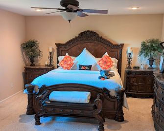 Beautiful Cave Creek/North Scottsdale Home 3 Bedroom-2 Bath + Casita - Acre Lot - Cave Creek - Bedroom
