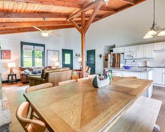 Fox Berry Hill - Lakefront with Dock, Launch & Hot Tub - Waverly - Comedor