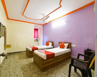 OYO 17316 Radika Residency - Warangal - Bedroom