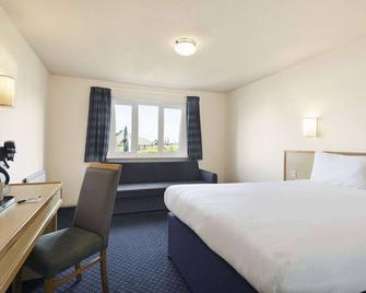 Days Inn by Wyndham Sutton Scotney North - Winchester - Bedroom
