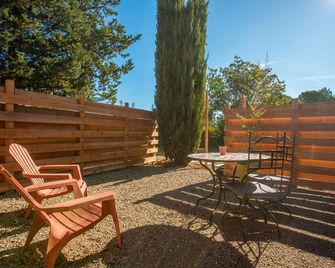 Les Gîtes W''elles''come - Cotignac - Patio