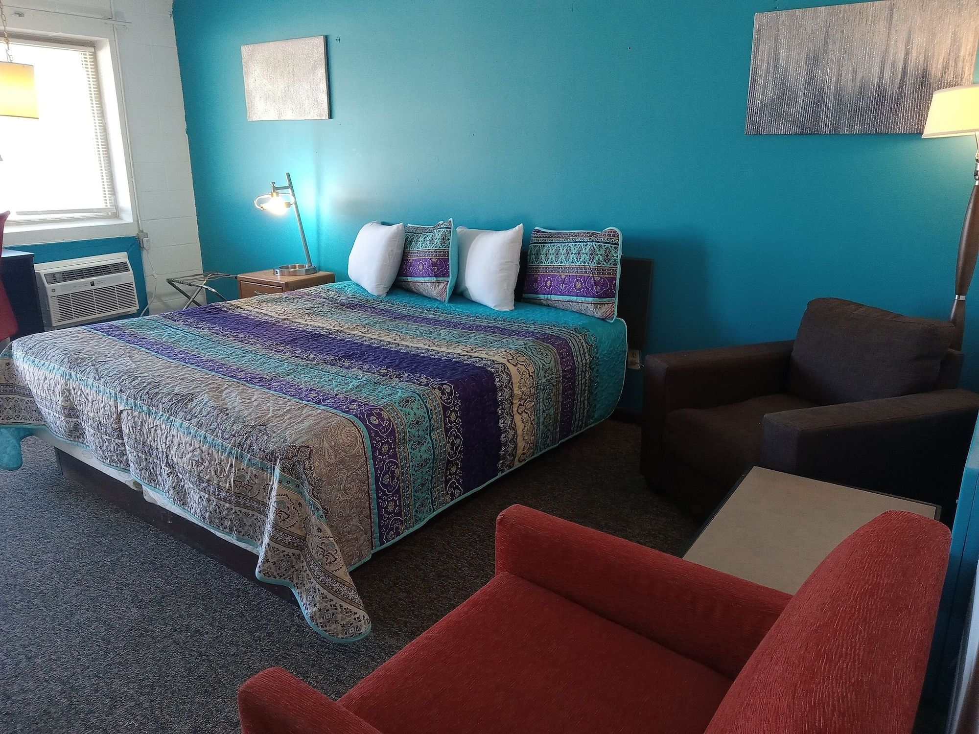 Capri Motel thumbnail 3