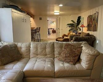 Promo 5% Weekly /10% Monthly Discount spacious 1 Br Near Universities - New Orleans - Wohnzimmer