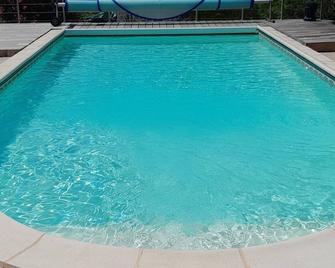 Breathtaking view of the Corbières 15 minutes from Narbonne 30 minutes from the beaches - Saint-André-de-Roquelongue - Piscina