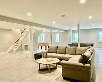 Luxurious Brand New Home Steps from Beach, Pool and Family-Friendly Amenities! - Orient - Living room