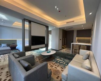 Rose Garden Hotel (Nanyang Academician Town Branch) - Nanyang - Bedroom