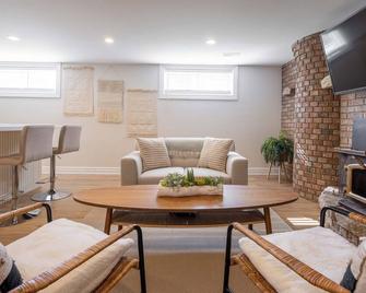 Your Amherstburg Oasis - Amherstburg