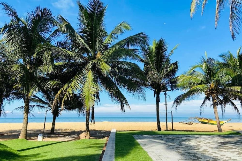 Golden Star Beach Hotel - Negombo - Strand