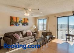 New Year Sale Covd Ready Ski In And Out Wi-Fi 333 - Snowshoe - Living room