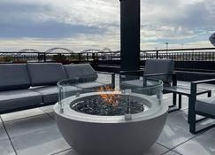 Stunning Luxury 1 bd 1 bath Apt Downtown QC - Davenport - Balcony