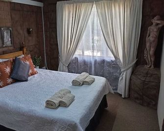 La Mathil - Hartbeespoort - Camera da letto