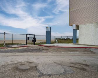 Steps to Beach: Corpus Christi Condo w/ Balcony - Κόρπους Κρίστι