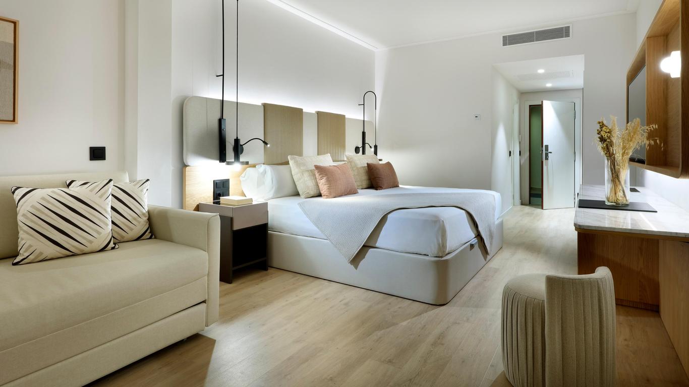 Grand Palladium Palace Ibiza Resort