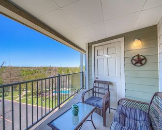 Riverpalooza Rrc A305 2 Bedroom Condo by RedAwning - New Braunfels - Balcony
