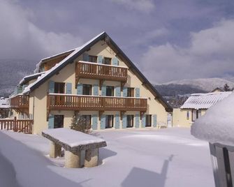 Hôtel Restaurant Les Tilleuls et son espace détente - Autrans - Bâtiment