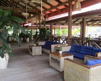 Saracen Bay Resort - Koh Rong Sanloem - Patio