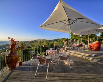 B&B Villa Nicoletta - Peschici - Parveke