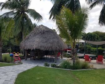 Gulf Access Rv Spot - Fort Myers - Patio