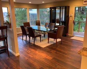 Special Pricing For A Private Estate, Immaculate & ' One Of A Kind ' Atmosphere - Lafayette - Dining room