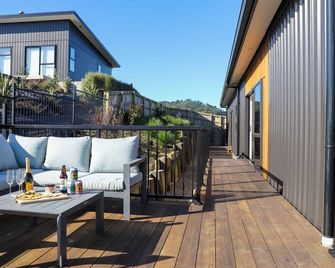 Hosts on the Coast Cooks Coastal Comfort - Whitianga - Balkon