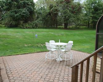 Luxury Duplex in Branchburg, Fully Furnished! - Branchburg - Innenhof